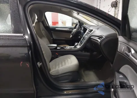 2015 Ford Fusion S z USA, uszkodzony, nr VIN 3FA6P0G79FR178755